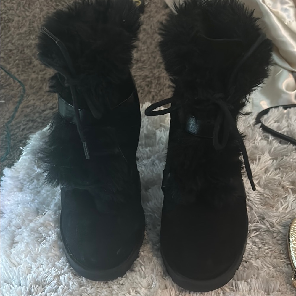 XOXO Black Winter heel Boots with Plush Fur